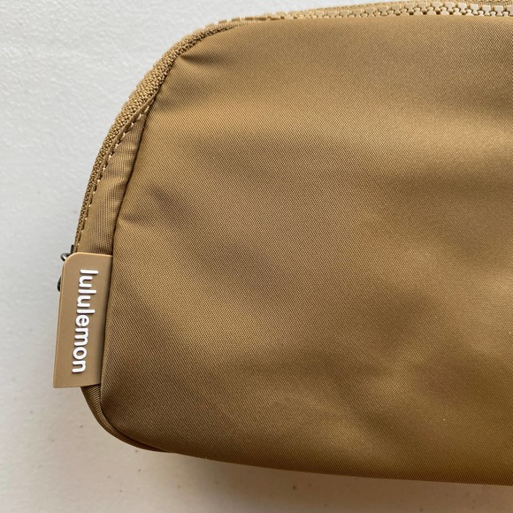 NWT Lululemon Everywhere Belt Bag 1L Allspice Fall Limited Color Way Light Brown - Picture 3 of 13